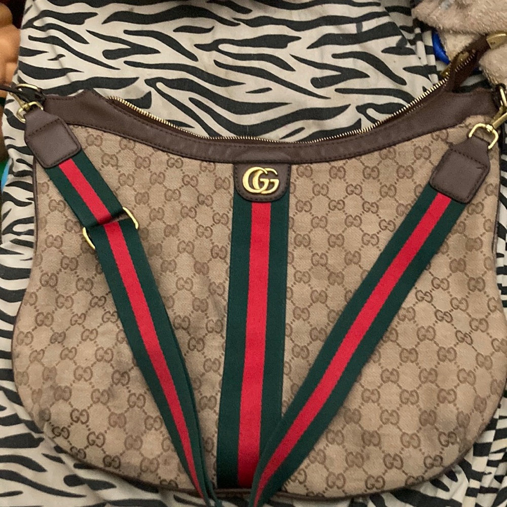 Gucci round bottom messenger bag